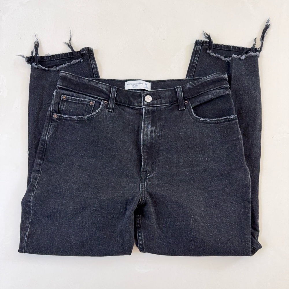 Abercrombie Mom High Rise Jeans 28